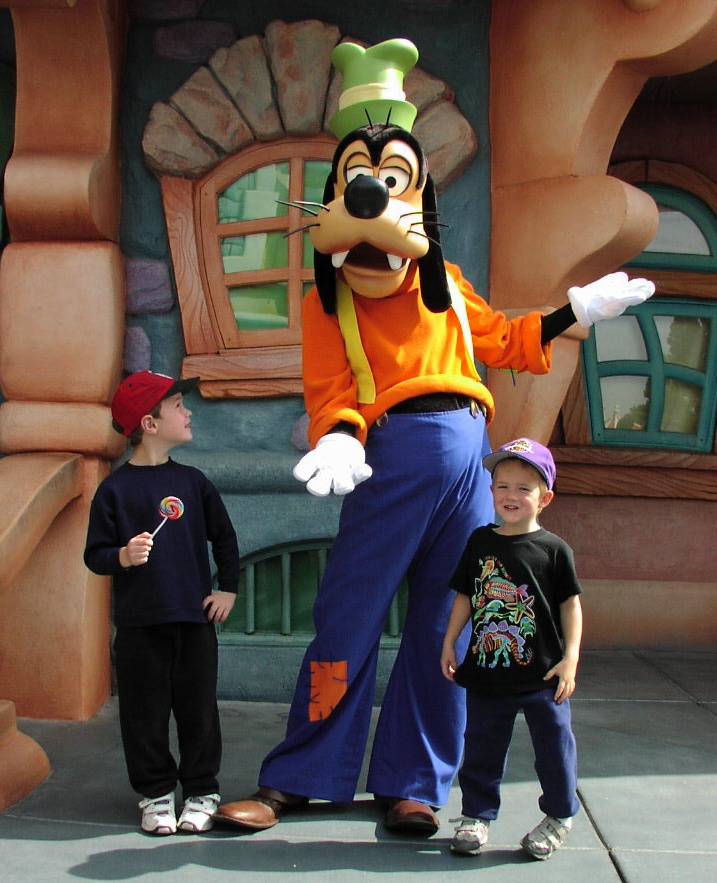 boys with goofy.jpg