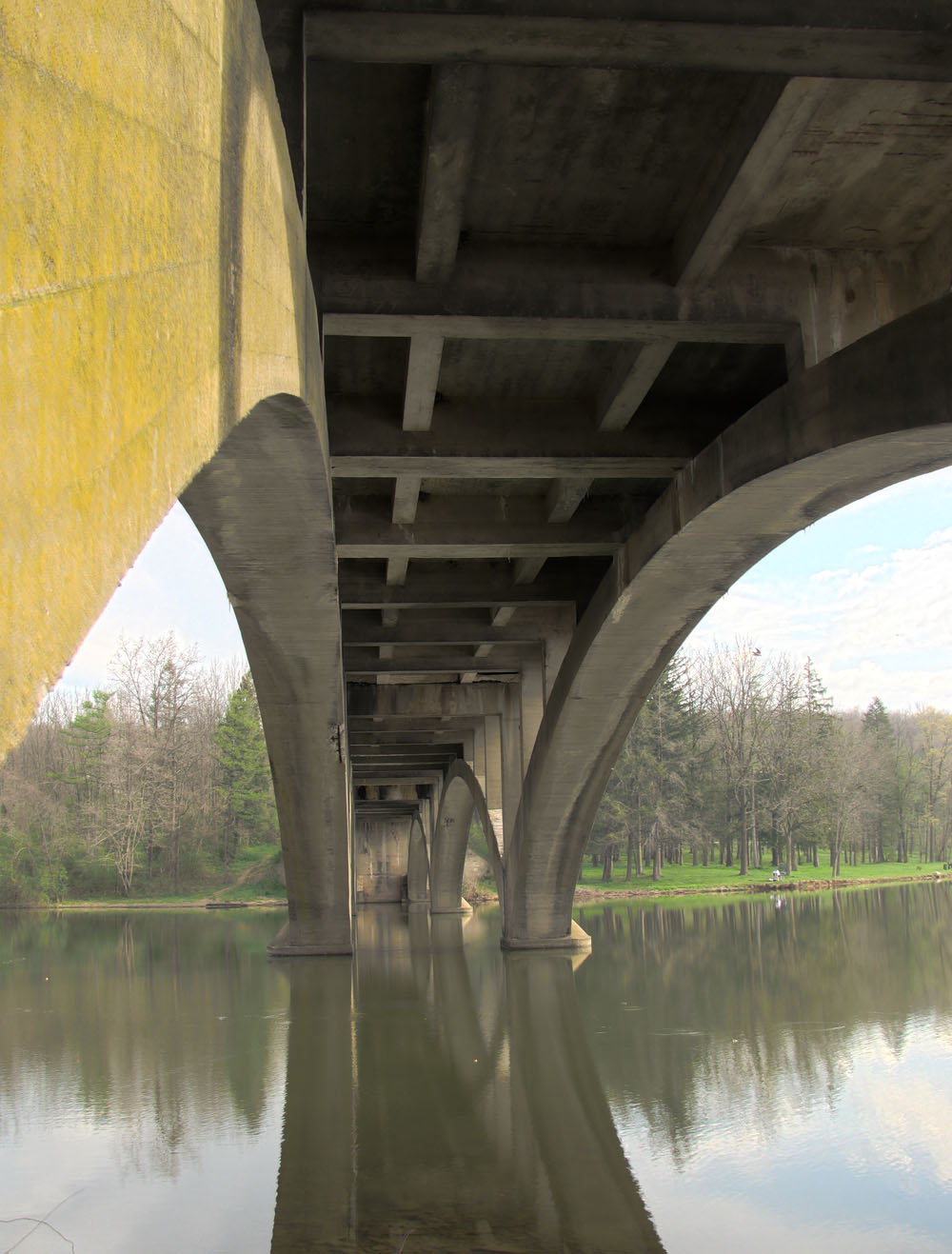 OntelauneeBridge_8bitresizeHDR2.jpg